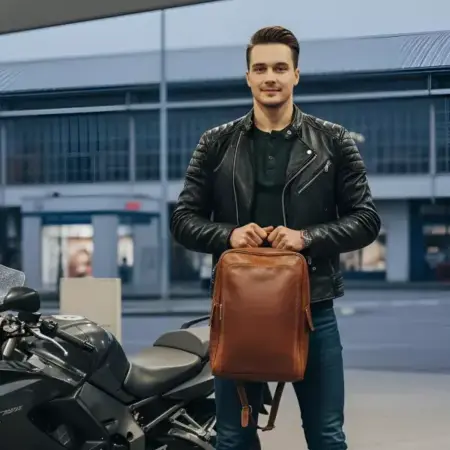 REFORM - vše pro školu a stylový život » REFORM Pánské kožené batohy